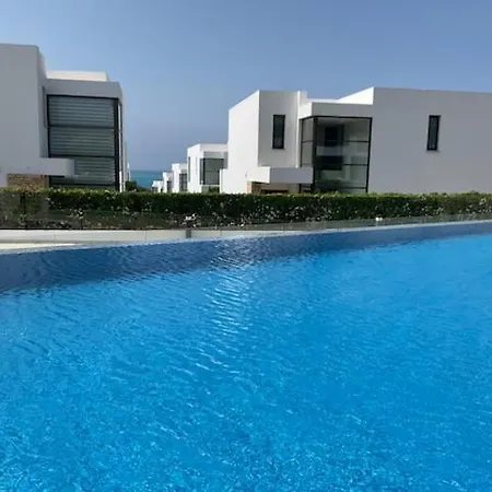 Coral Residences Apartment *